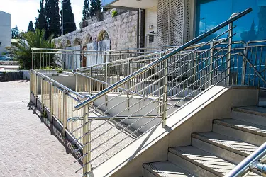 Especialistas en barandas de diseño minimalista y alta resistencia para proyectos arquitectónicos exclusivos en todo el territorio nacional.
